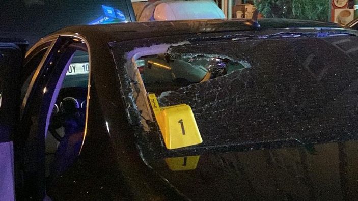 Esenyurt’ta kepenkleri indiren market sahibi olası bir saldırıyı önledi