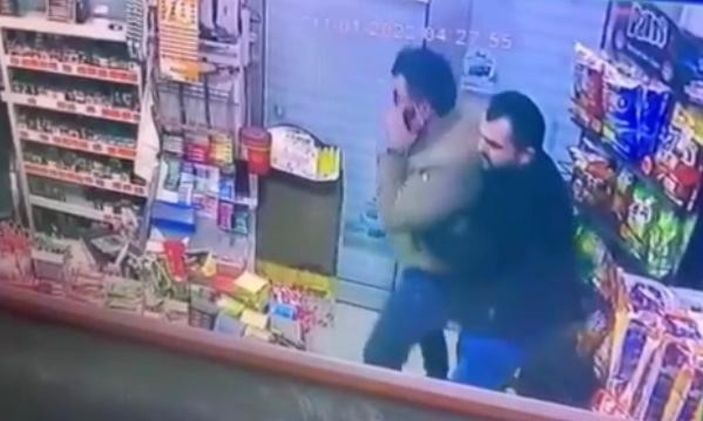 Esenyurt’ta kepenkleri indiren market sahibi olası bir saldırıyı önledi