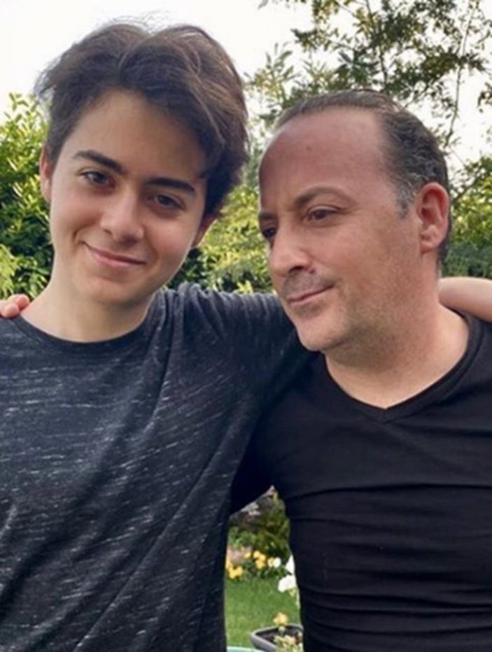 Cem Yılmaz'ın yeğenleri kocaman oldu! İşte Tan ve Tuna'nın son hali...