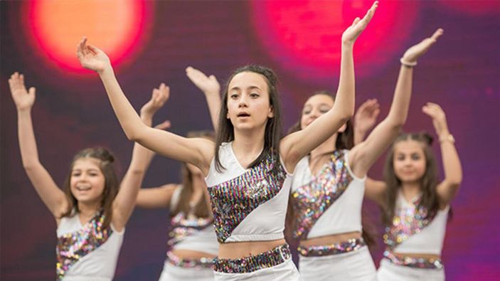 Cem Yılmaz'ın yeğenleri kocaman oldu! İşte Tan ve Tuna'nın son hali...