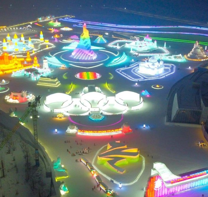 Çin'de 'Uluslararası Buz ve Kar Heykel Festivali' yapıldı