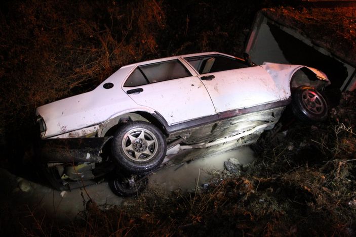 Burdur'da alkollü sürücü kanala düştü, verdiği adresten 15 km uzaklıkta bulundu