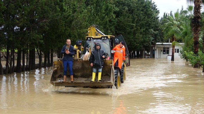Manavgat'ta aşırı yağış: Kızılot Karpuz Çayı taştı