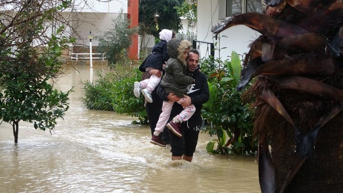 Manavgat'ta aşırı yağış: Kızılot Karpuz Çayı taştı