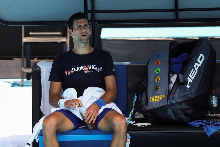 Djokovic, vize iptali sonrası basına açık antreman yaptı