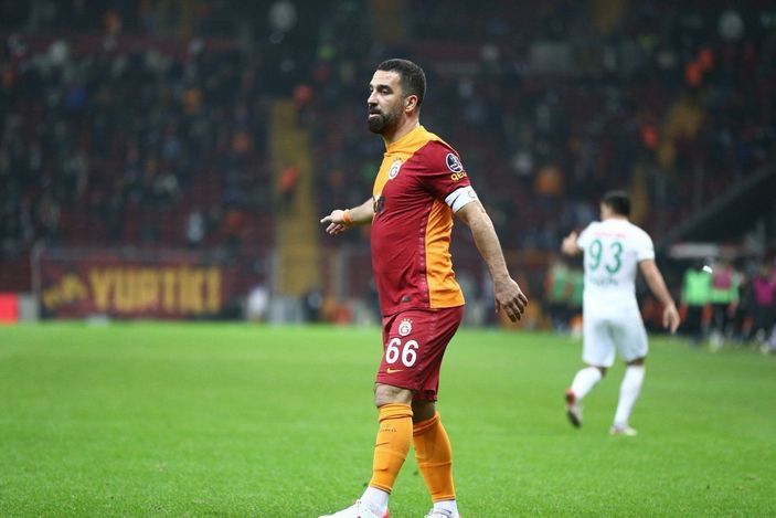 Galatasaray'da Arda Turan ile yola devam kararı alındı