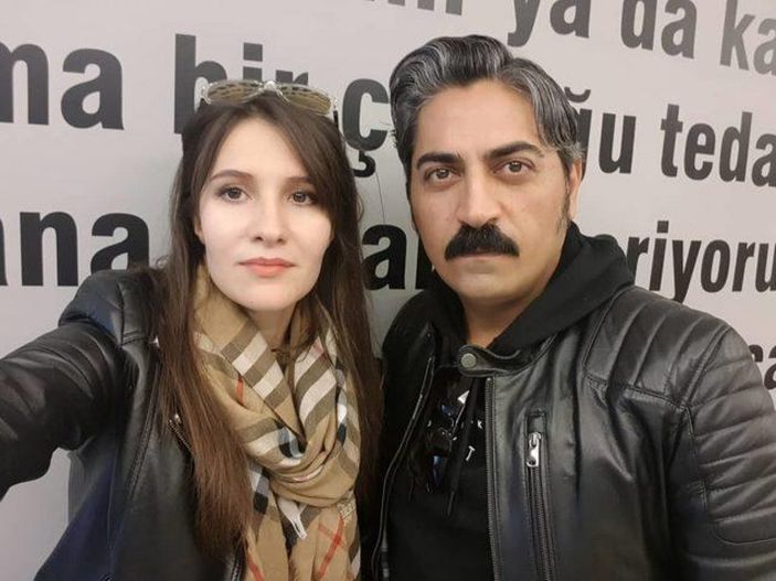 Bir Zamanlar Çukurova'nın Gaffur'u Bülent Polat'ın öğretmen eşine bakın! Güzelliğiyle büyülüyor