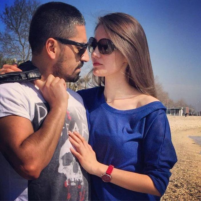 Bir Zamanlar Çukurova'nın Gaffur'u Bülent Polat'ın öğretmen eşine bakın! Güzelliğiyle büyülüyor