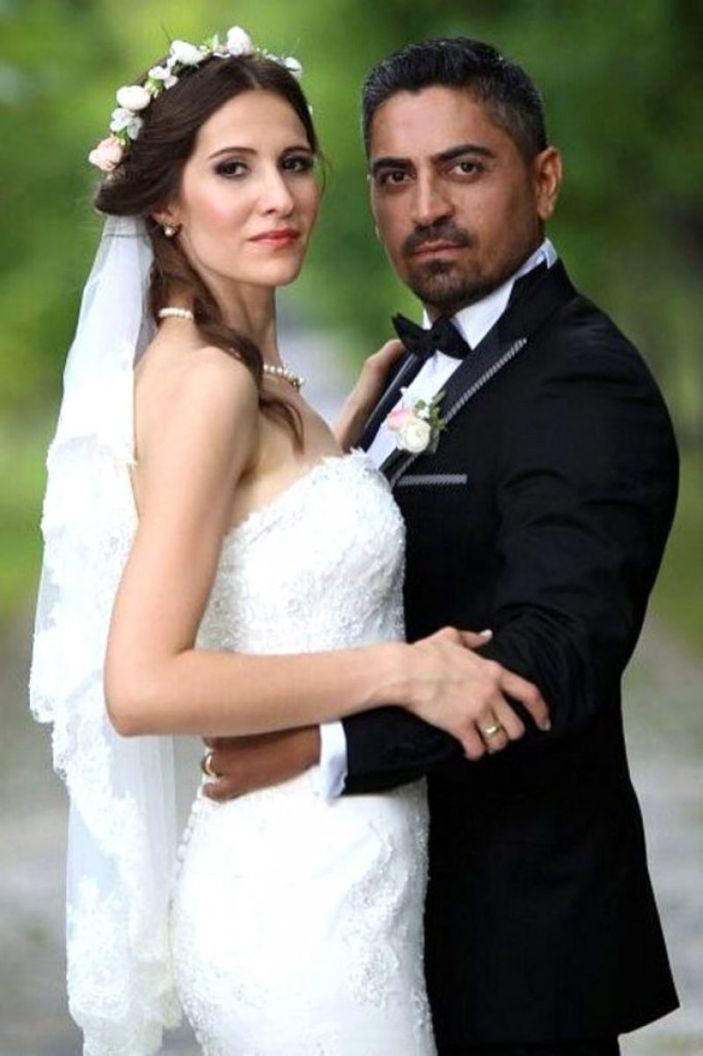 Bir Zamanlar Çukurova'nın Gaffur'u Bülent Polat'ın öğretmen eşine bakın! Güzelliğiyle büyülüyor