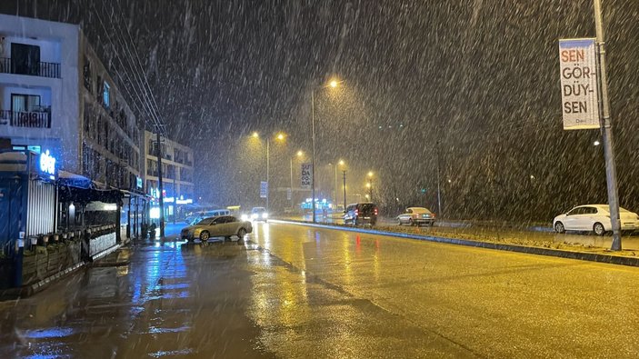 Düzce'ye yeni yılın ilk karı düştü