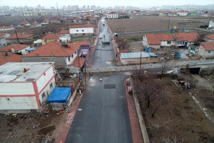 a Kayseri’de, arsasından geçen yolu kapatan adam: Belediye işi çözecek