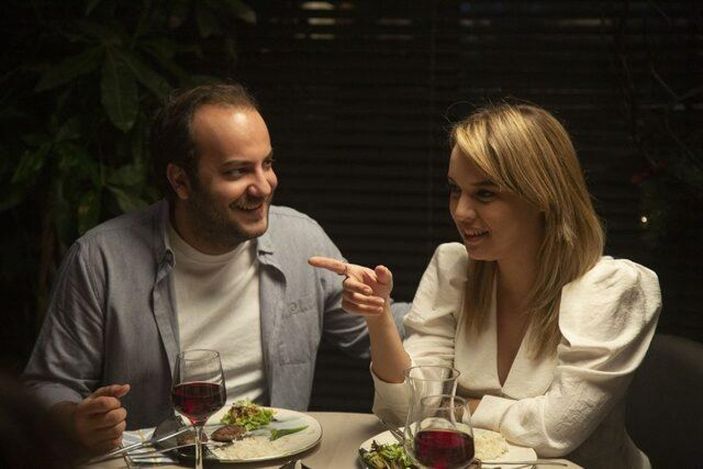 Başrolde Ecem Erkek ve Hasan Can Kaya var! İşte Aşk Kumardır dizisinden ilk kareler