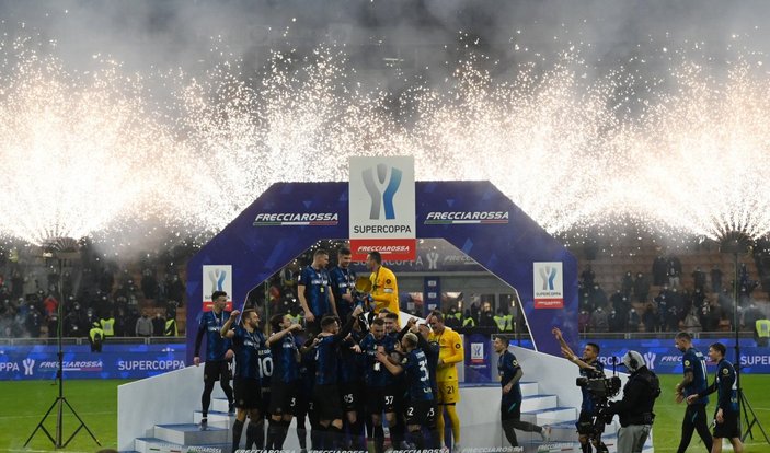Juventus'u yenen İnter, İtalya Süper Kupası'nı kazandı