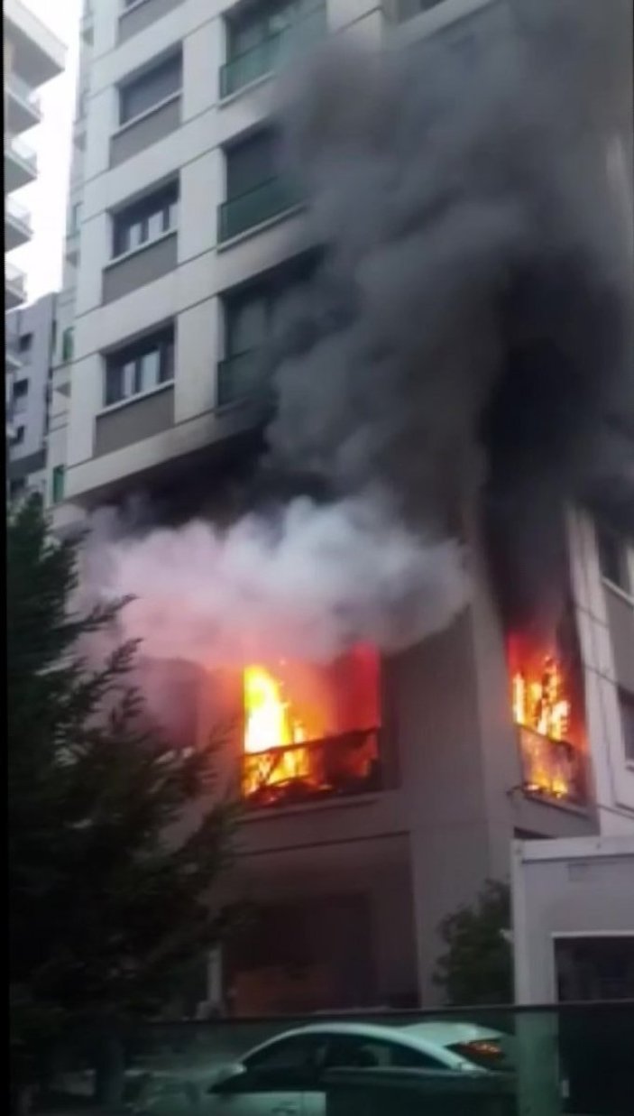 Kadıköy'de dairede çıkan yangın ölüme yol açtı