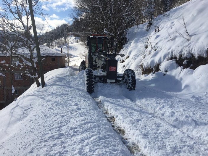 Doğu Karadeniz’de kar nedeniyle yollar kapandı