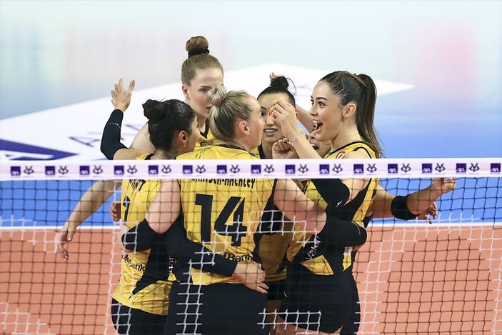 Galatasaray'ı yenen VakıfBank, Kupa Voley'de dörtlü finalde