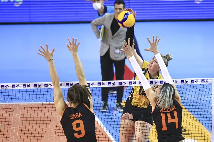 Galatasaray'ı yenen VakıfBank, Kupa Voley'de dörtlü finalde