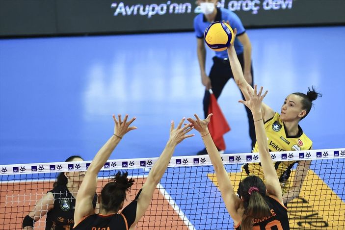 Galatasaray'ı yenen VakıfBank, Kupa Voley'de dörtlü finalde