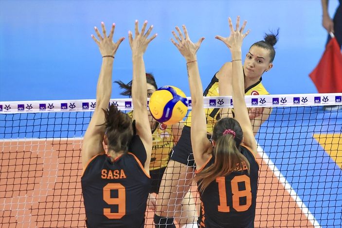 Galatasaray'ı yenen VakıfBank, Kupa Voley'de dörtlü finalde