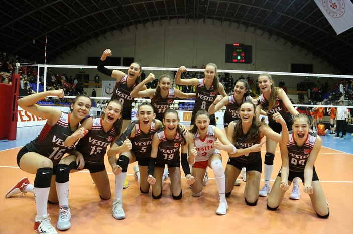 17 Yaş Altı voleybol milli takımı Romanya'yı mağlup etti