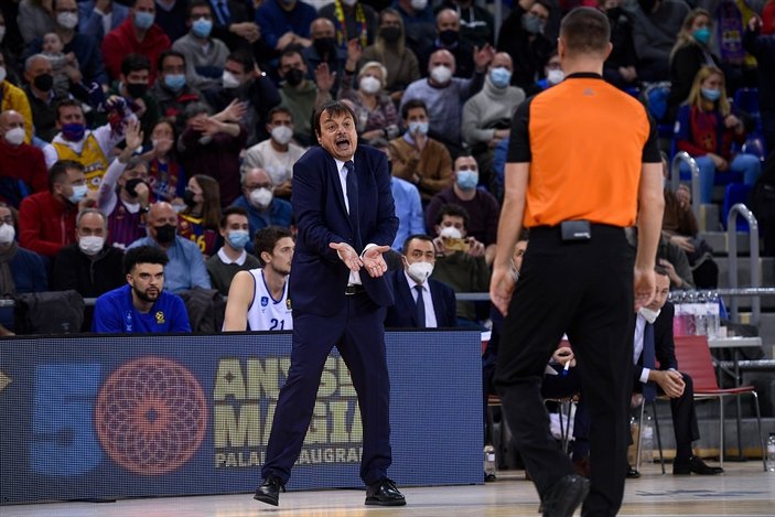 Anadolu Efes EuroLeague'de Barcelona'ya yenildi