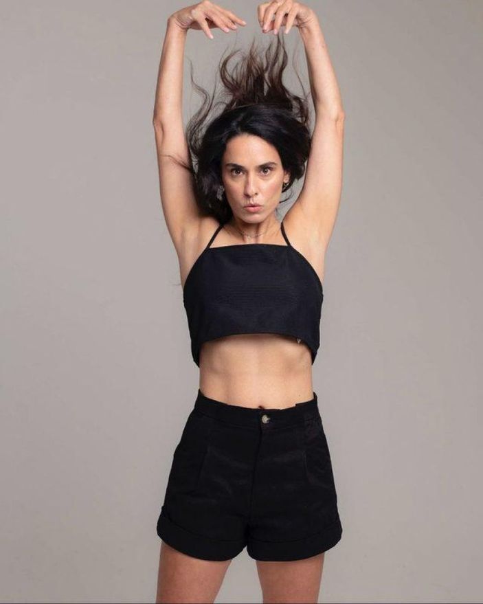 Arka Sokaklar'ın Avukat Başak'ı Perihan Ünlücan Instagram'da bambaşka! Cesur pozları baş döndürüyor