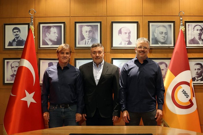 Galatasaray'da Domenec Torrent imzayı attı