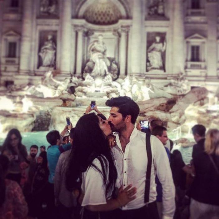 Burak Özçivit'e benzerliği olay olmuştu! MasterChef Burcu Önal eşiyle aşk dolu pozunu paylaştı