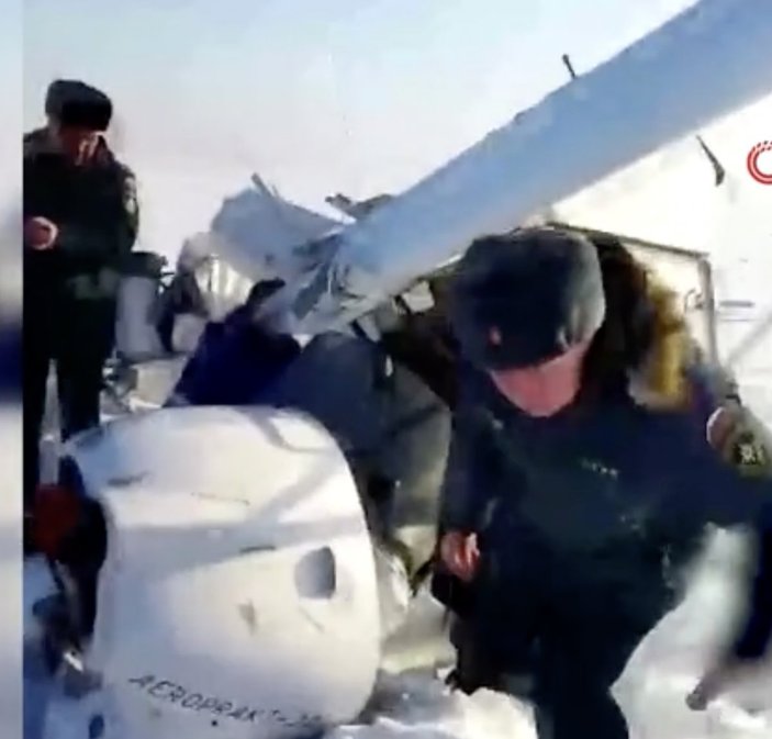 Rusya'da eşinin doğum günü için kiraladığı uçak düştü: 2 yaralı