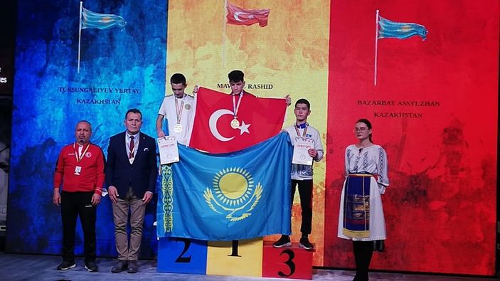 d Bursa’da bedensel engelli sporcu, bilek güreşinde dünya şampiyonu oldu