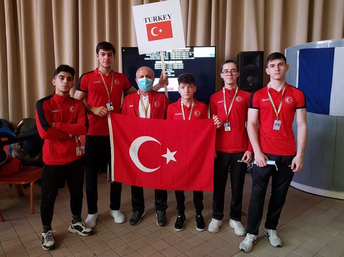 d Bursa’da bedensel engelli sporcu, bilek güreşinde dünya şampiyonu oldu