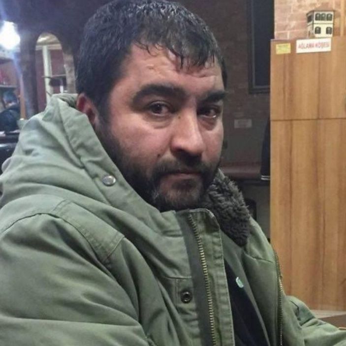 d Ankara'da, annesine kötü davranan arkadaşını çekiçle öldürdü