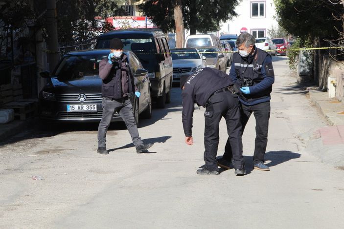 i Burdur'da husumetlisini silahla yaraladı, kendini ihbar etti