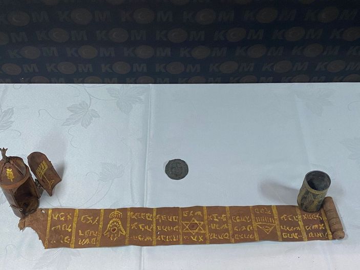 d Hatay’da, İbranice yazılmış Tevrat ele geçirildi