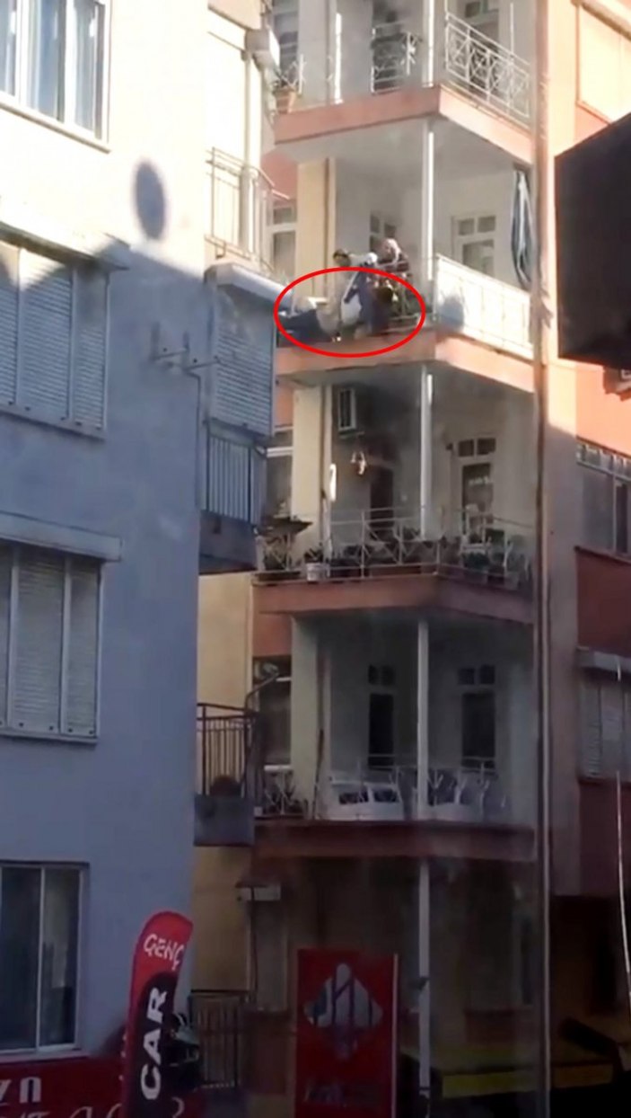 Antalya'da aşağı atlayan kişi, ağır yaralandı