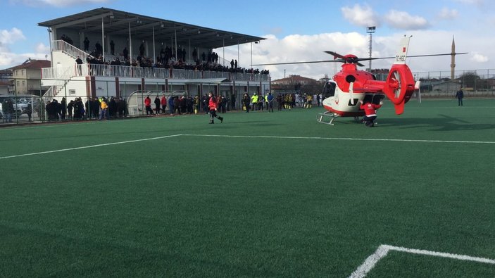 Konya'da maç sırasında helikopter ambulans sahaya indi