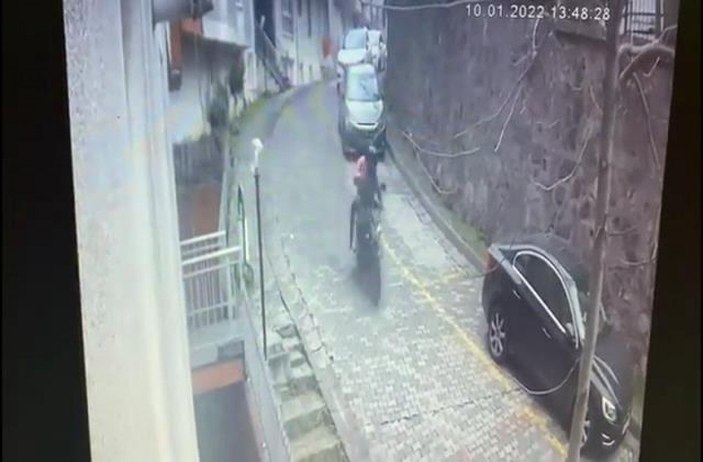 İstanbul’un 3 ilçesinde kapkaç ve hırsızlık yapan 2 şüpheli yakalandı