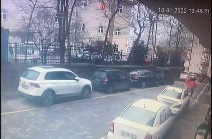 İstanbul’un 3 ilçesinde kapkaç ve hırsızlık yapan 2 şüpheli yakalandı