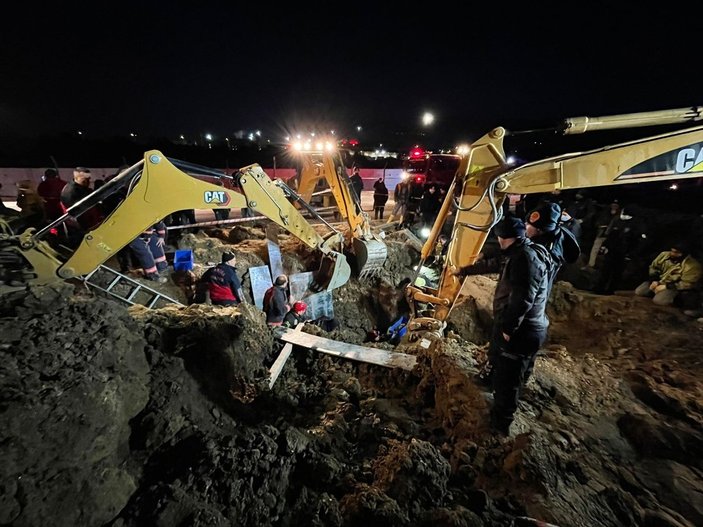 Manisa'da toprak altında kalan işçi hayatını kaybetti