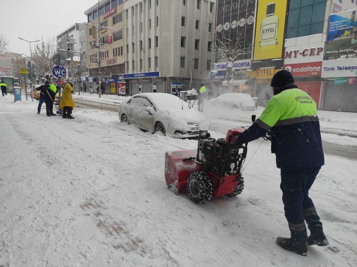 Van'da 702 yerleşim yerinin yolu ulaşıma kapandı