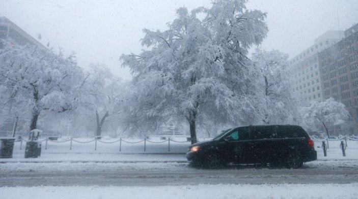 ABD’nin doğusunda kar fırtınası: 2 ölü