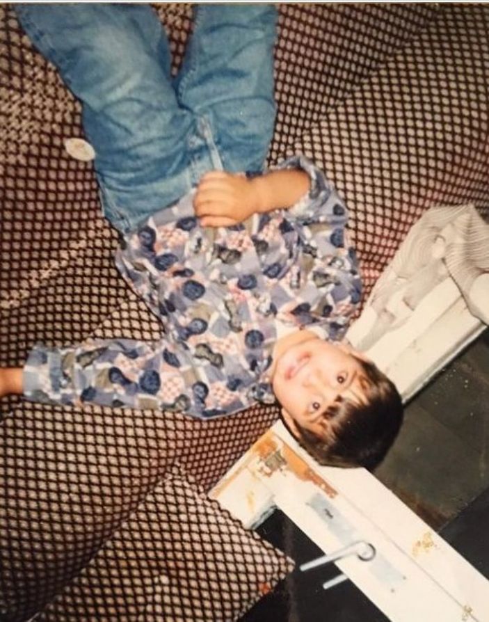 Ünlü olmadan önceki hali şoke etti! İşte Camdaki Kız'ın Hayri'si Cihangir Ceyhan'ın eski hali