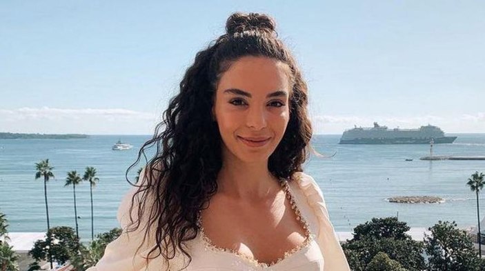 Hercai'nin yıldızını hiç böyle gördünüz mü? Ebru Şahin estetiği sonuna kadar kullanmış...