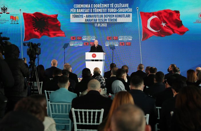 Cumhurbaşkanı Erdoğan, Arnavutluk'ta deprem konutlarını teslim etti
