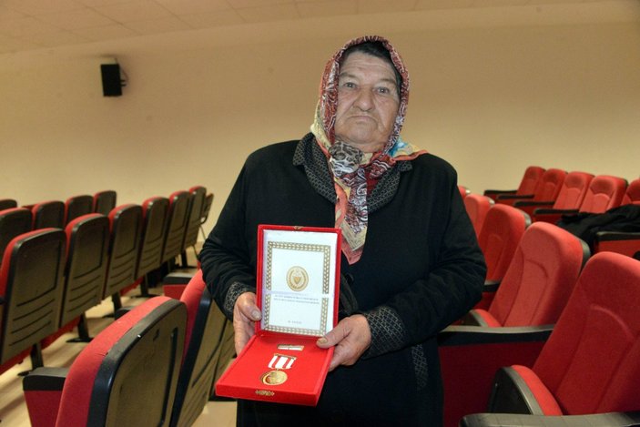 Kıbrıs gazisinin madalyası vefat ettikten 30 yıl sonra verildi
