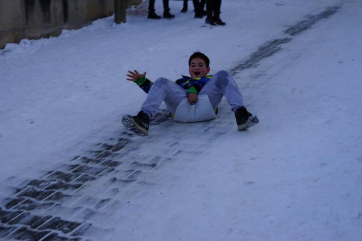 Kastamonu'da kepçe operatörüne 'karı temizleme' diyen çocuklara kayak merkezi sözü