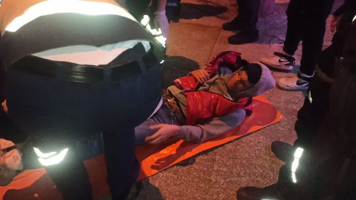 i Bursa’da bıçaklı sopalı ‘kız arkadaş’ kavgası