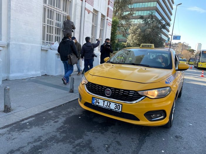 i Şişli'de direksiyondayken telefon kullanan taksicilere ceza