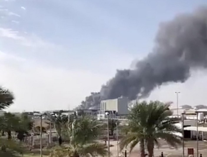 Abu Dabi'de SİHA saldırısı sonrası 3 yakıt tankerinde patlama