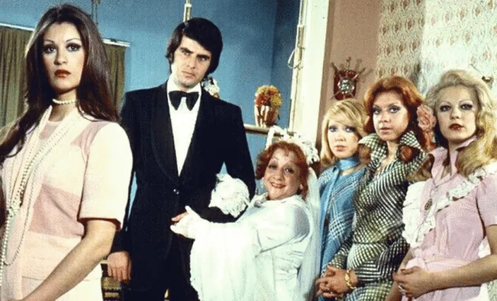 Yıllar sonra ortaya çıktı... Ah Nerede filminde Tarık Akan'ın sevgililerinden biriydi!